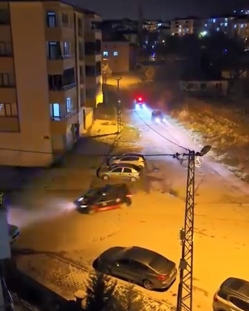 elazigda-polisten-kacan-ehliyetsiz-surucuye-ve-aracin-sahibine-63-bin-lira-ceza-5X4uUs9i.jpg
