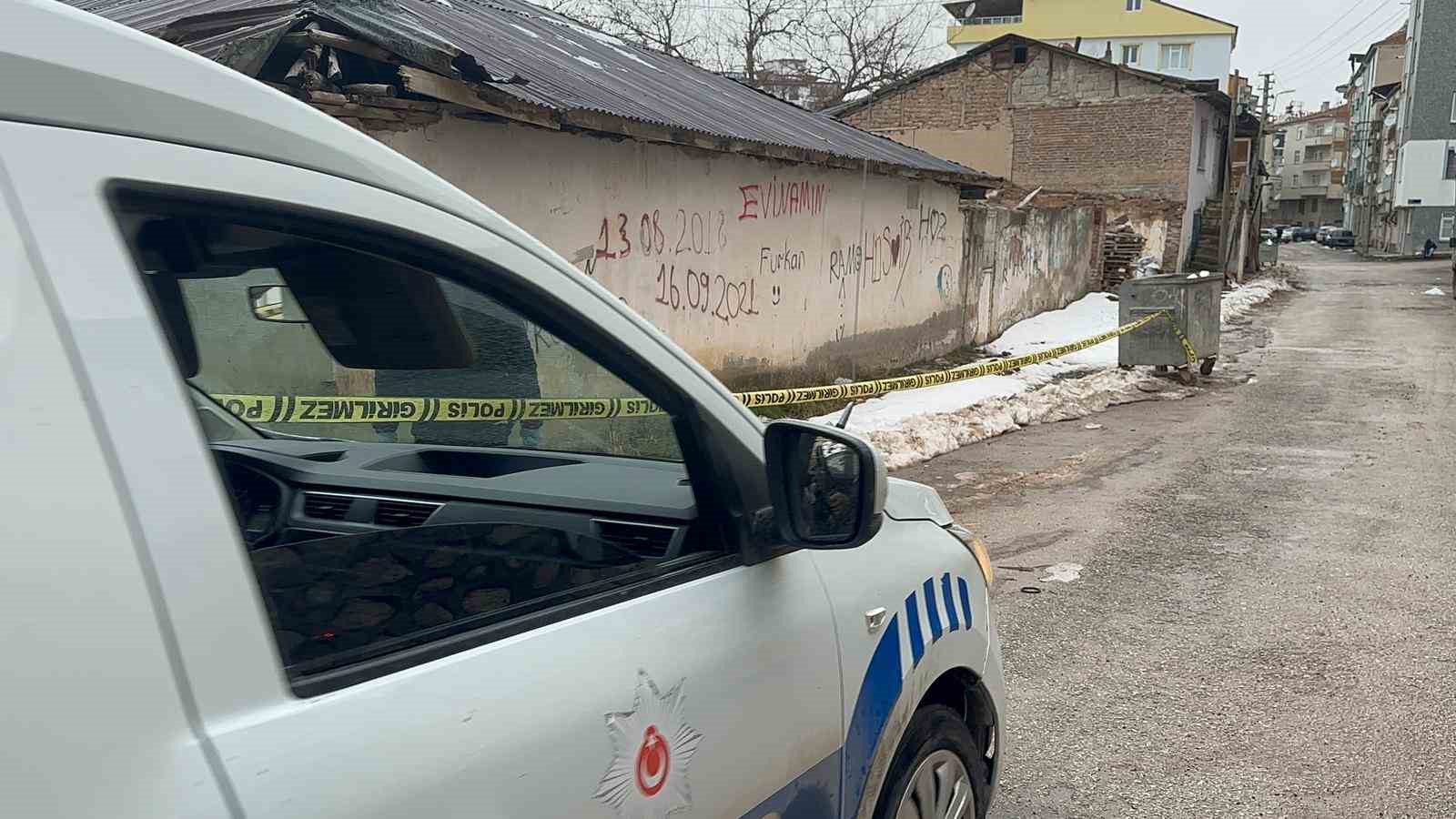 elazigda rastgele ates ederek 1 kisiyi yaralayan supheli yakalandi 1 MYAKwawk