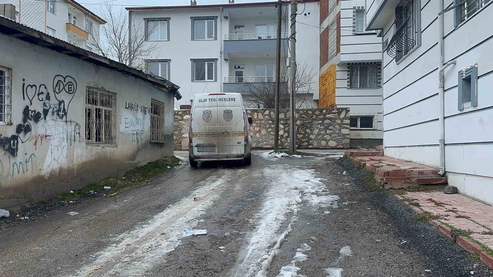 elazigda rastgele ates ederek 1 kisiyi yaralayan supheli yakalandi 2 55WBSyAm