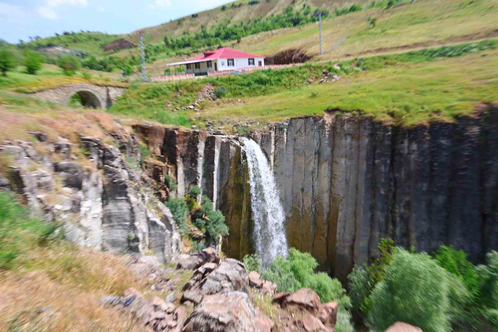Elazığ’da saklı doğa harikası: Nişankaya Şelalesi ve doğal kanyon 5 elazigda sakli doga harikasi nisankaya selalesi ve dogal kanyon 1 91YFYd92