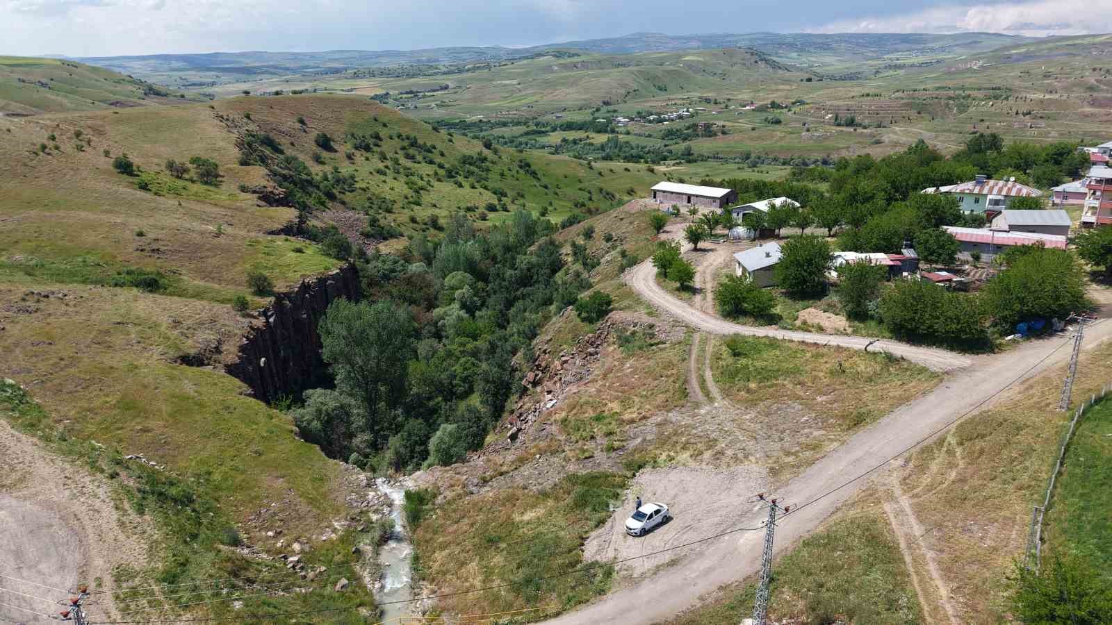 Elazığ’da saklı doğa harikası: Nişankaya Şelalesi ve doğal kanyon 8 elazigda sakli doga harikasi nisankaya selalesi ve dogal kanyon 4 hyRu8nPw