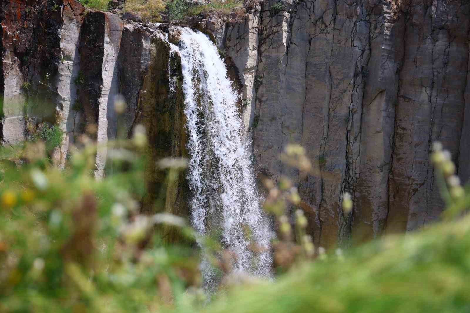 Elazığ’da saklı doğa harikası: Nişankaya Şelalesi ve doğal kanyon 13 elazigda sakli doga harikasi nisankaya selalesi ve dogal kanyon 9 BqUpiROb