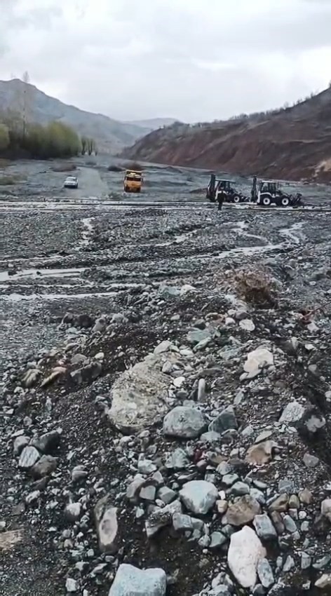 elazigda selden dolayi kapanan yolda calisma baslatildi 3 LNIDQmHI