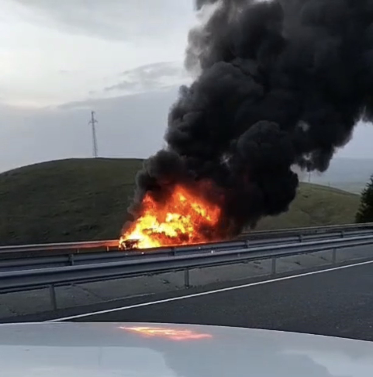 elazigda seyir halindeki otomobil alev topuna dondu 0 RNIyBJJY