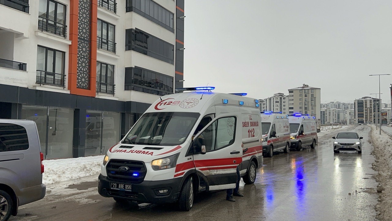 elazigda sitede dogal gaz zehirlenmesi 1i cocuk 6 kisi hastaneye kaldirildi 1