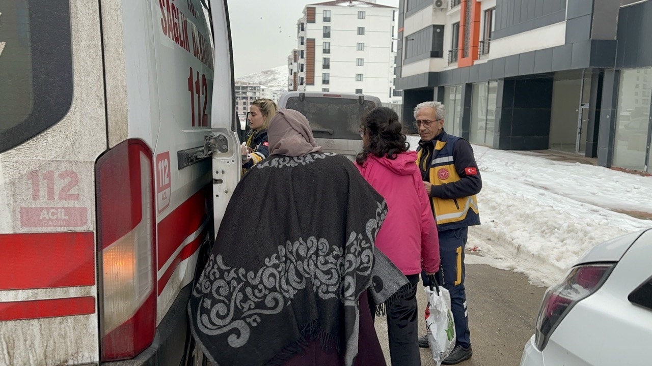 elazigda sitede dogal gaz zehirlenmesi 1i cocuk 6 kisi hastaneye kaldirildi 3 hLIjbfis
