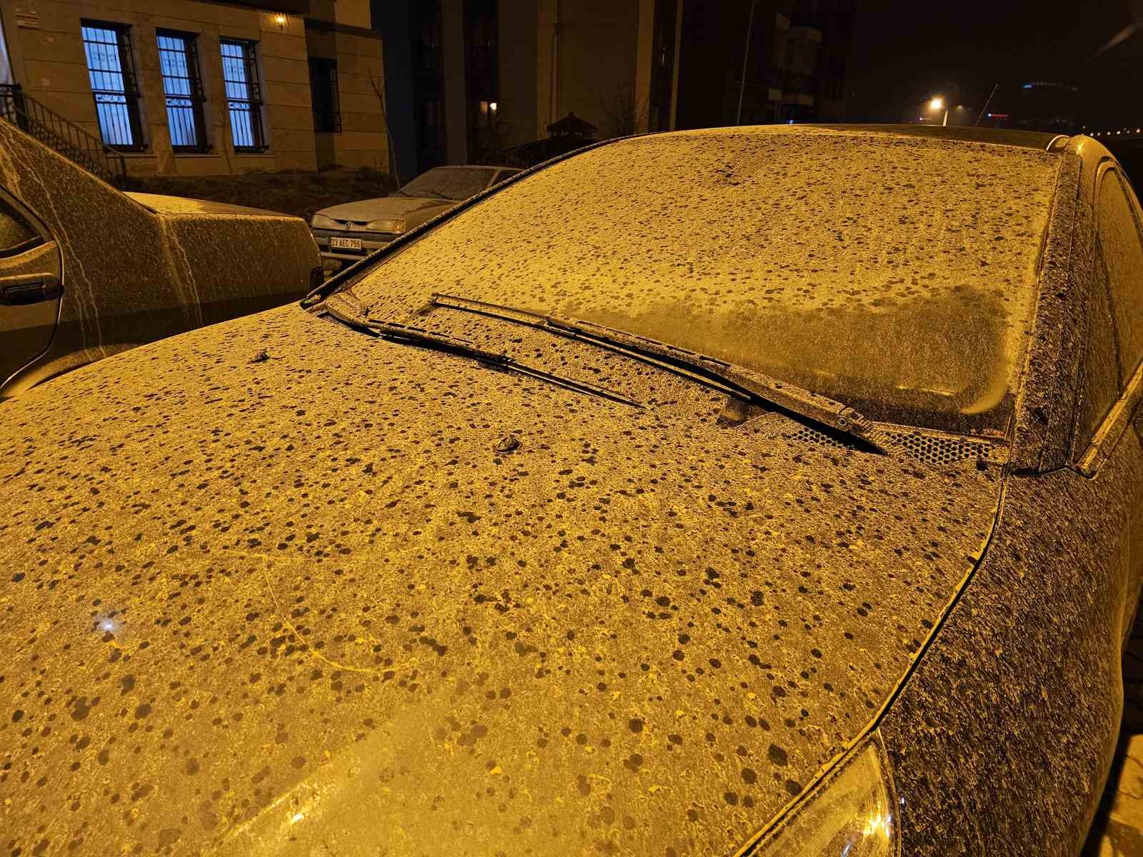 elazigda toz tasinimi yagisla birlesti adeta camur yagdi 2
