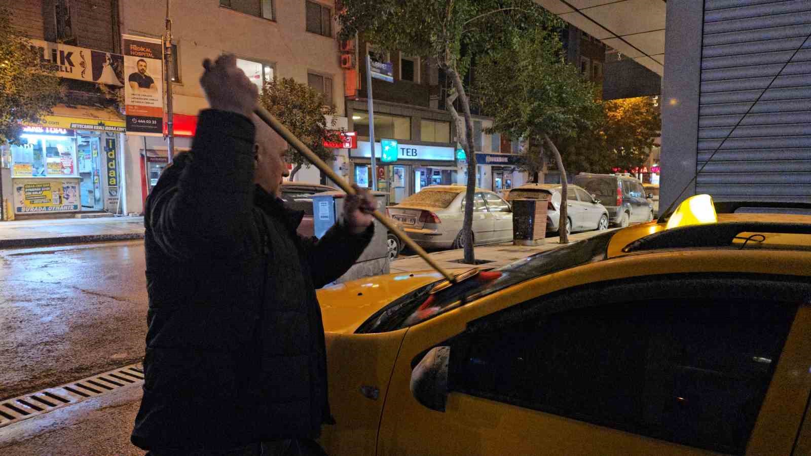 elazigda toz tasinimi yagisla birlesti adeta camur yagdi 3 tNt5H8ej