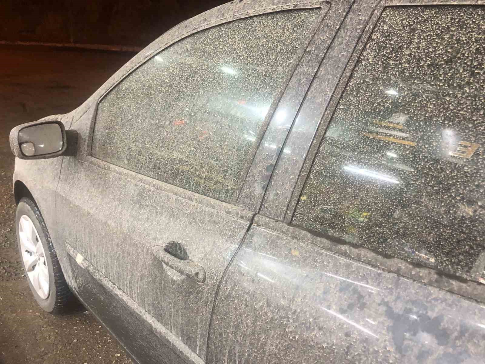 elazigda toz tasinimi yagisla birlesti adeta camur yagdi 7