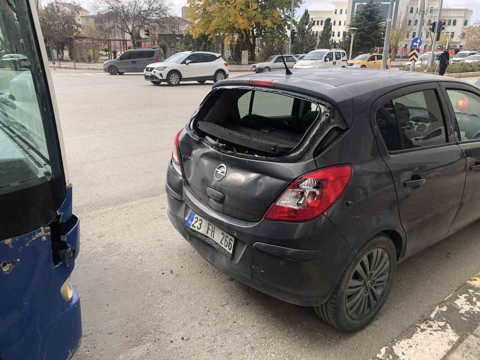 elazigda trafik kazasi 2 yarali 1