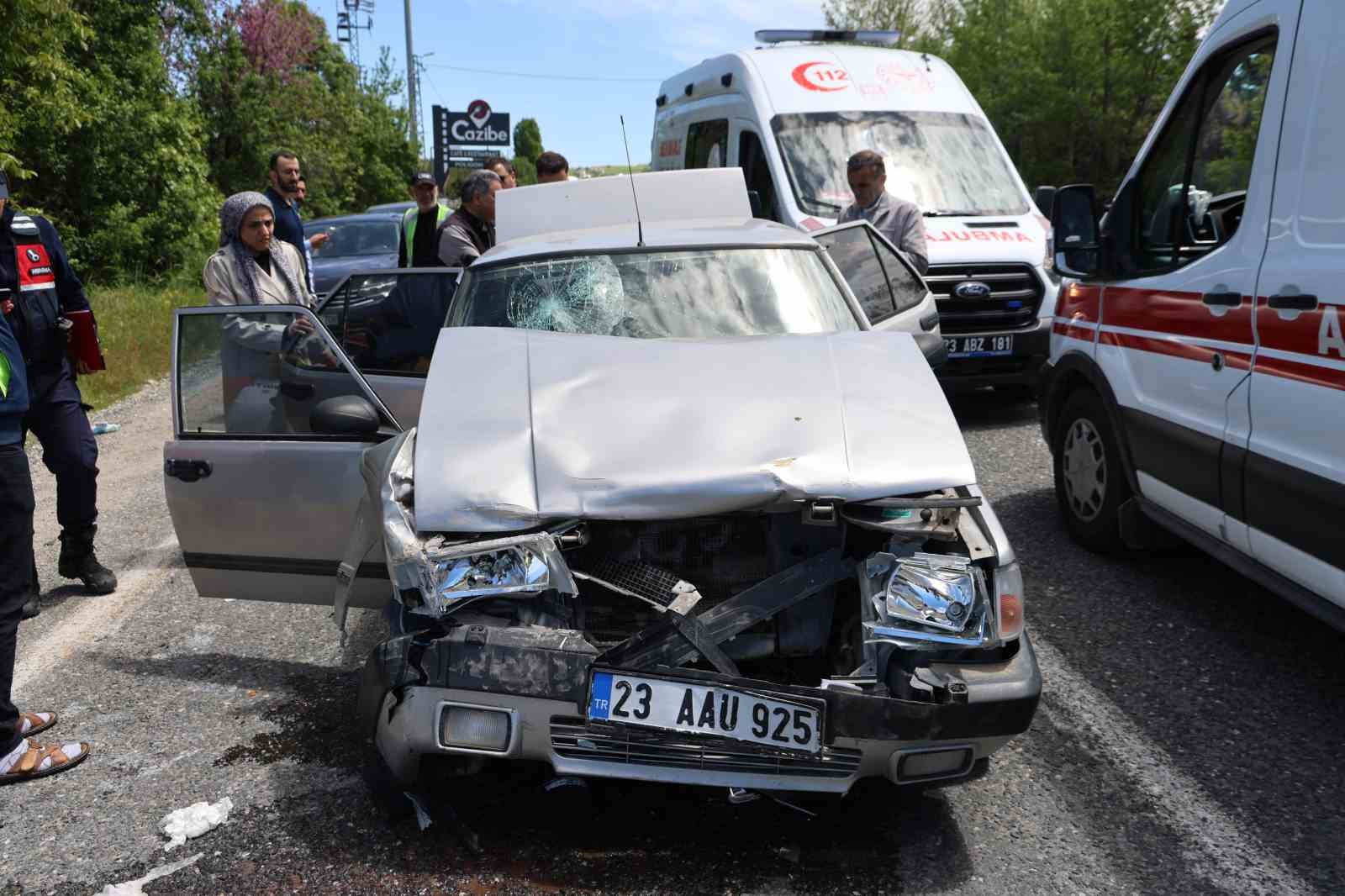 elazigda trafik kazasi 2si cocuk 5 yarali 4 jWC17WSH