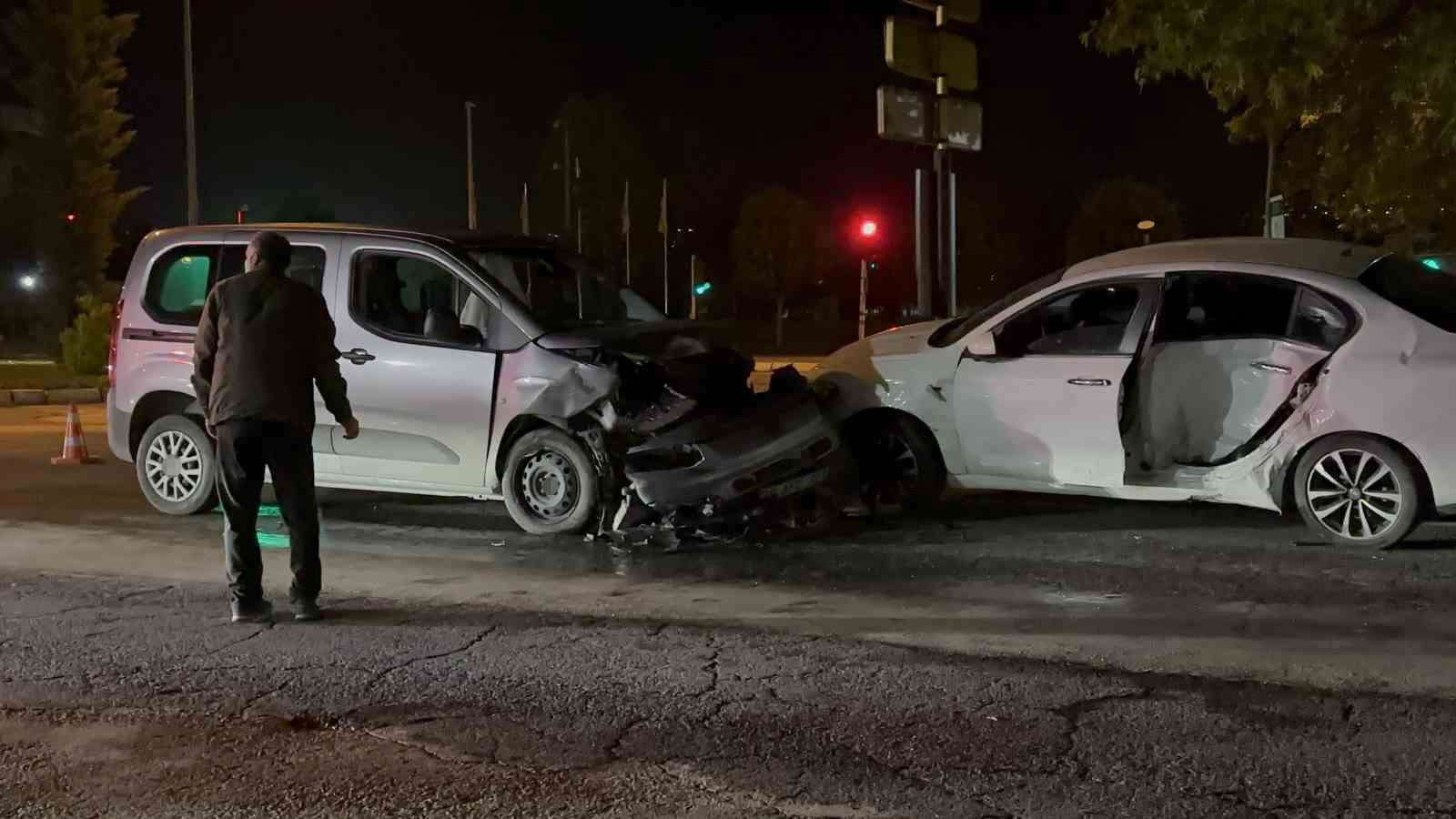 elazigda trafik kazasi 4 yarali 0 3jeMkNny