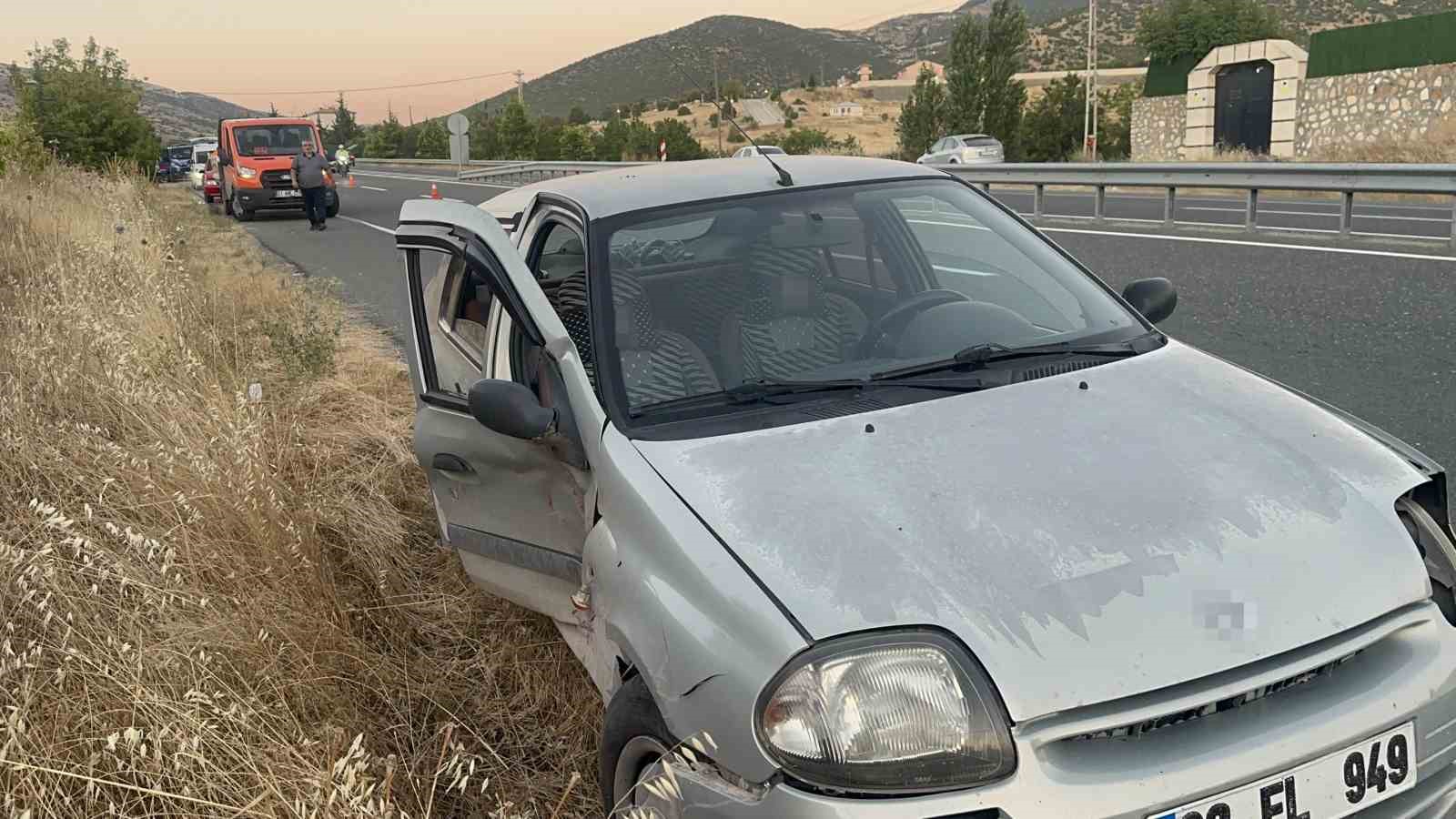 Elazığ’da trafik kazası: 5 yaralı 6 elazigda trafik kazasi 5 yarali 2 hDfLpsaG