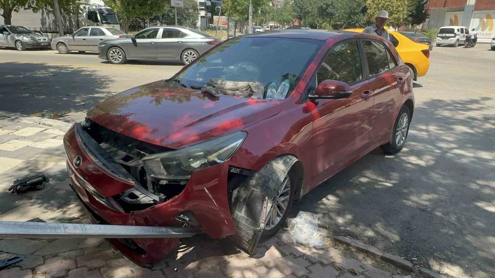 Elazığ’da trafik kazası: 6 yaralı 5 elazigda trafik kazasi 6 yarali 1 4JlqIVZy