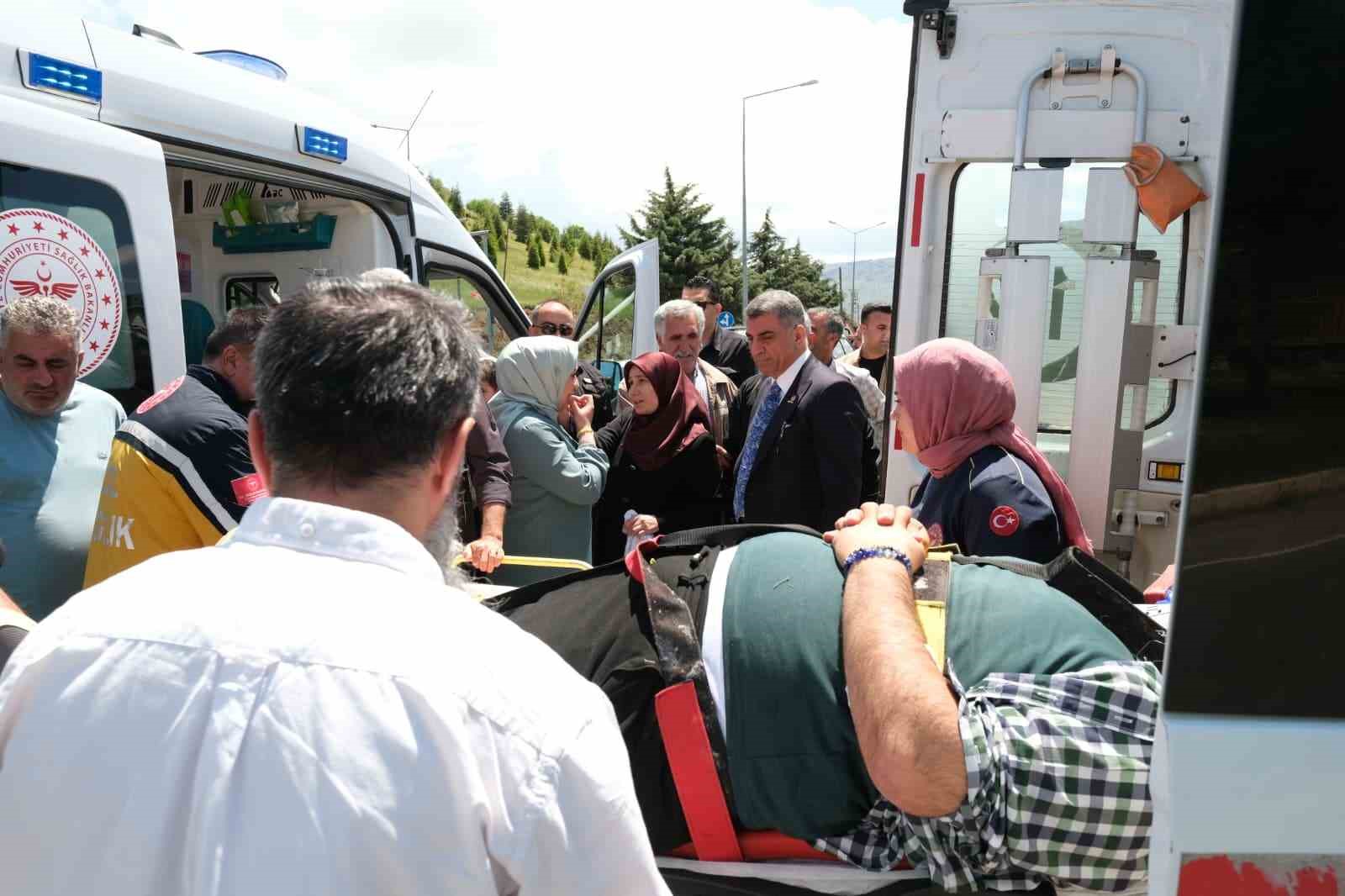 elazigda trafik kazasi 6 yarali 1 4hBF7NBj