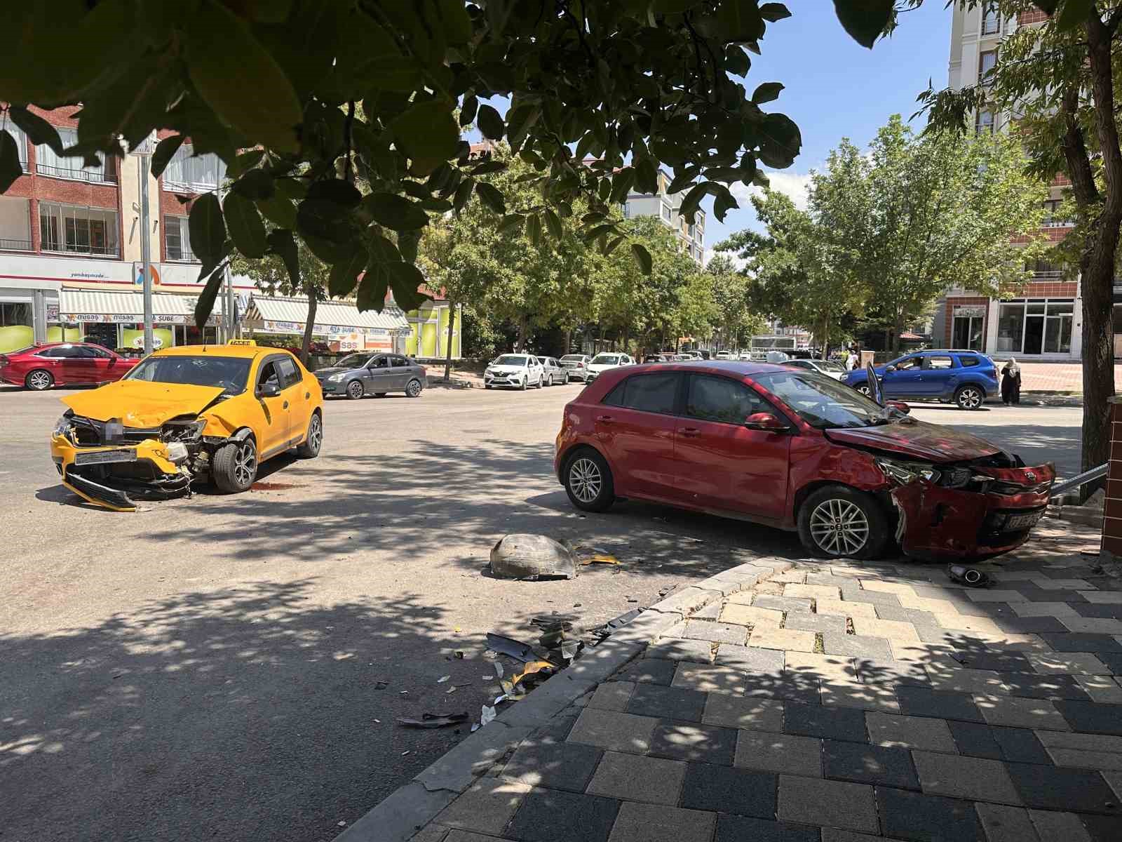 Elazığ’da trafik kazası: 6 yaralı 6 elazigda trafik kazasi 6 yarali 2