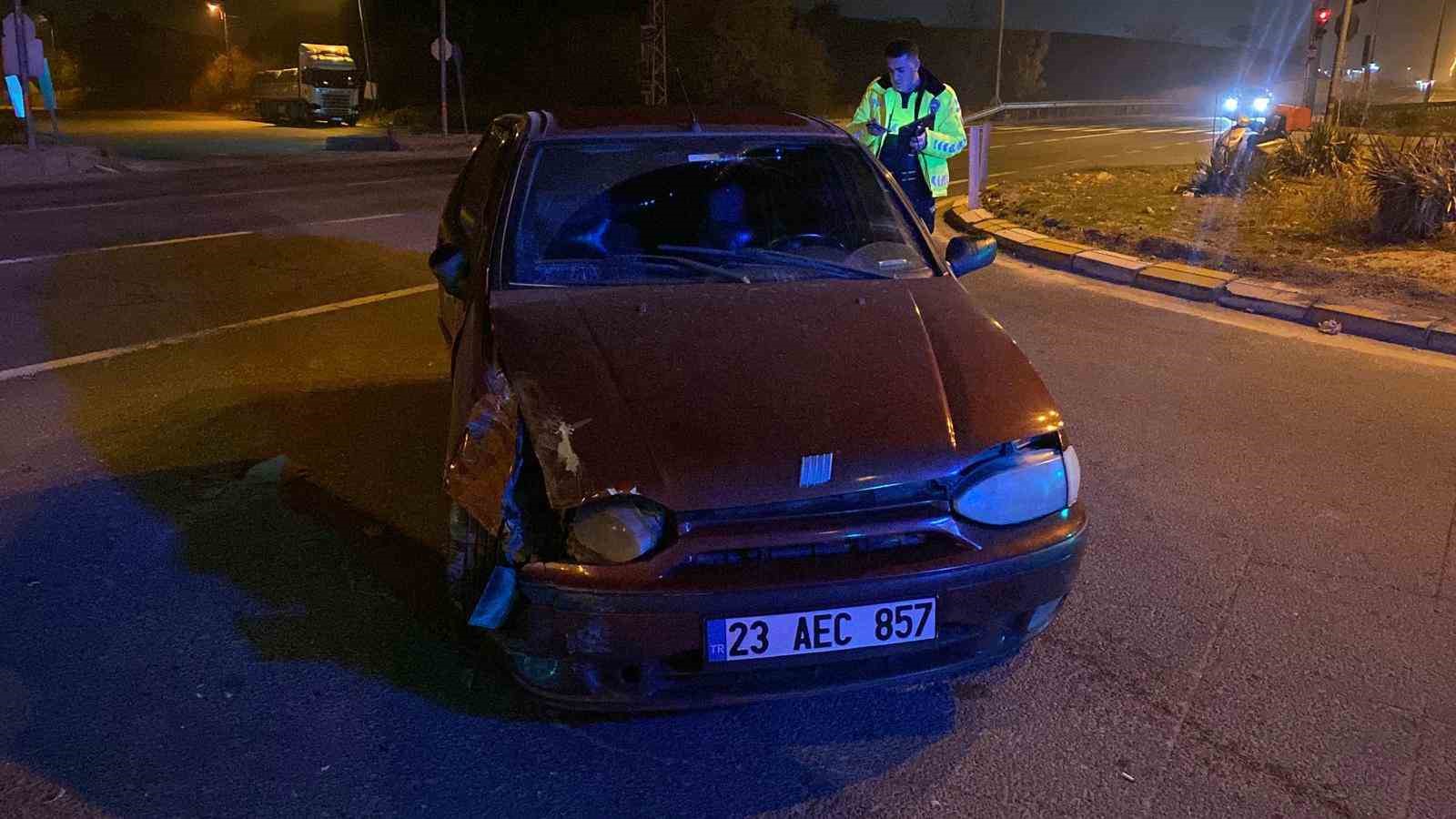 elazigda trafik kazasi 6 yarali 4 BHIJ2Ywr