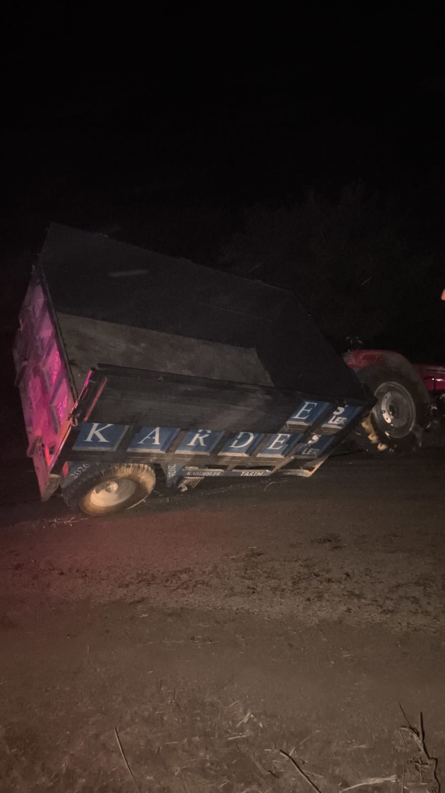 Elazığ’da traktörle otomobil çarpıştı: 3’ü ağır 10 yaralı 4 elazigda traktorle otomobil carpisti 3u agir 10 yarali 0 Eeg2RuPW