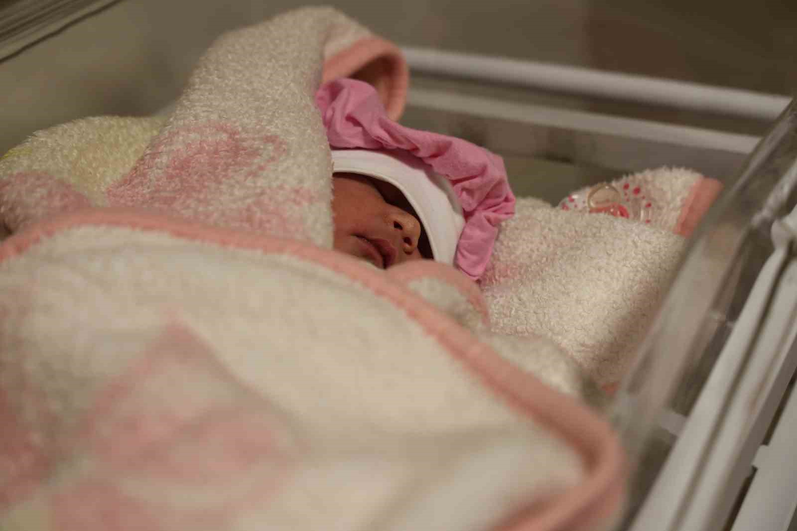 elazigda yeni yilin ilk dakikalarinda 4 bebek dunyaya geldi 3 6g2h54vd