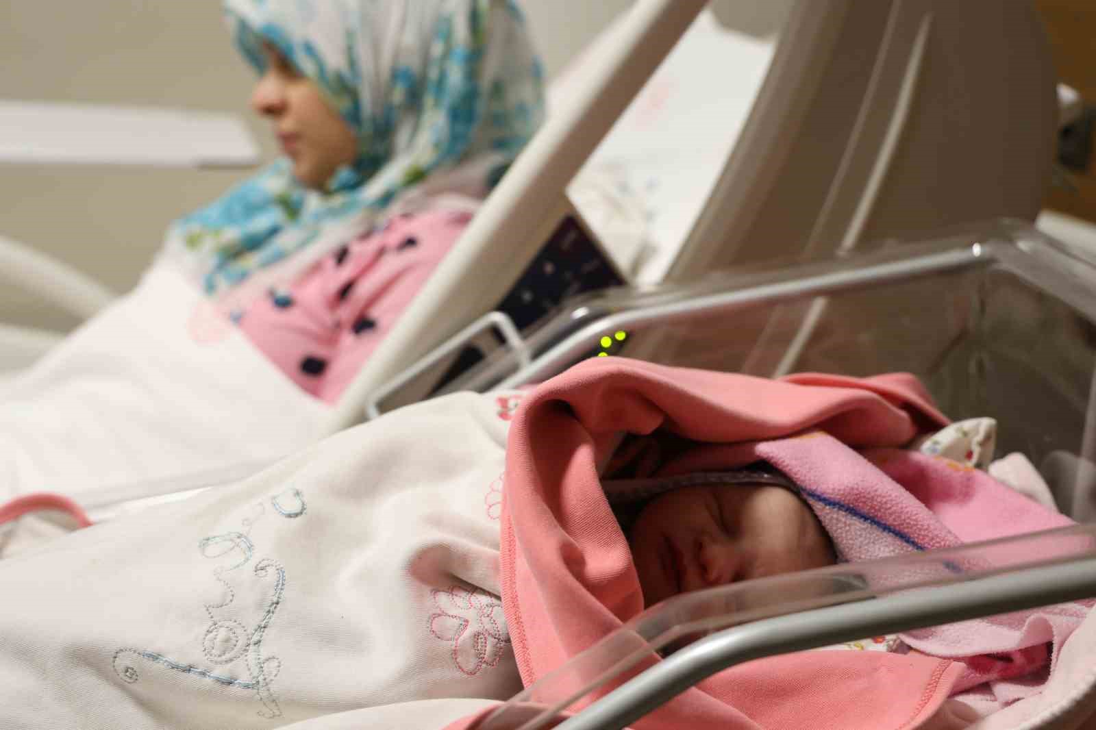 elazigda yeni yilin ilk dakikalarinda 4 bebek dunyaya geldi 6 kzkHrlKZ
