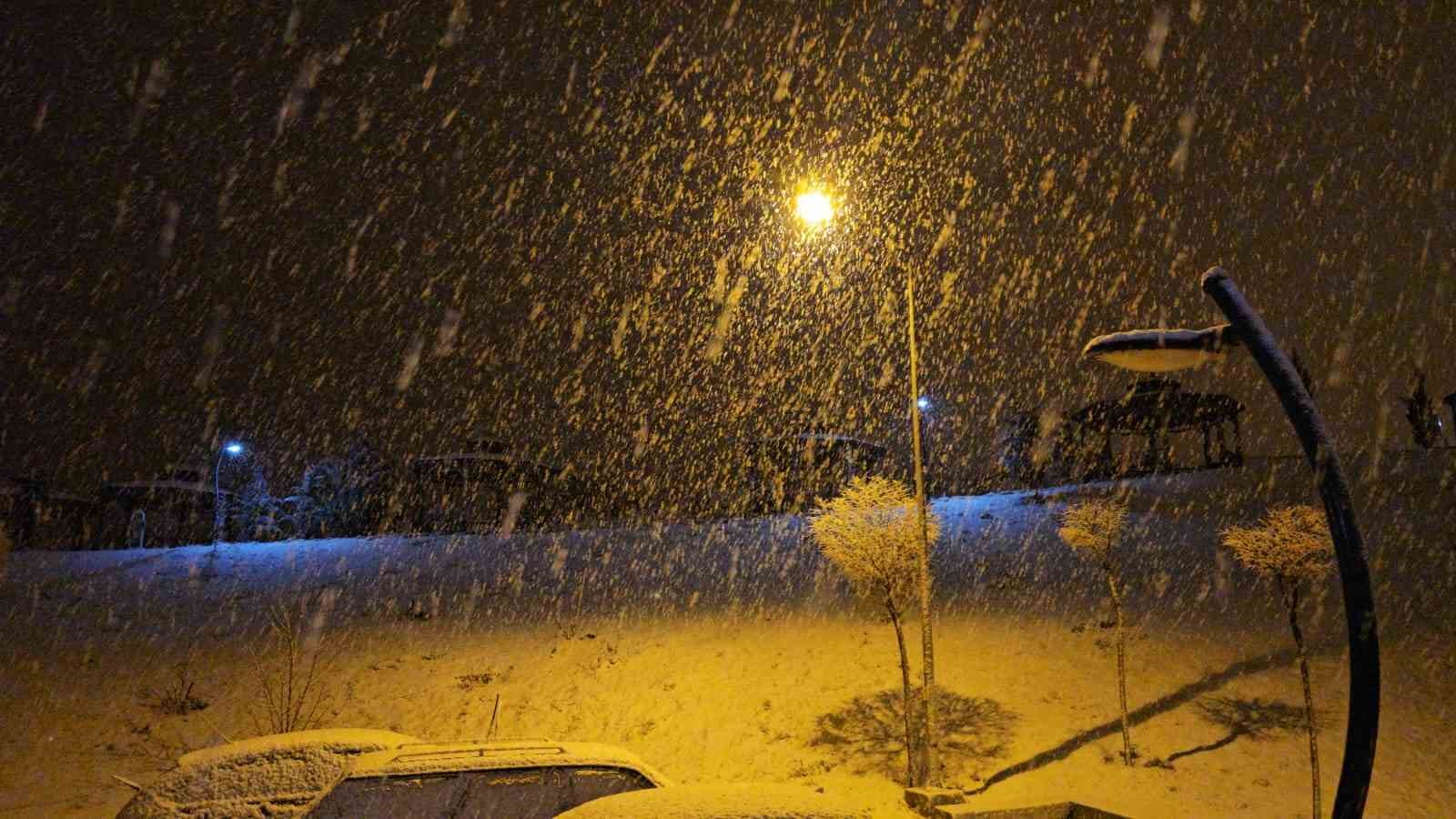elazigda yogun kar yagisi basladi 0 jgSeykK2