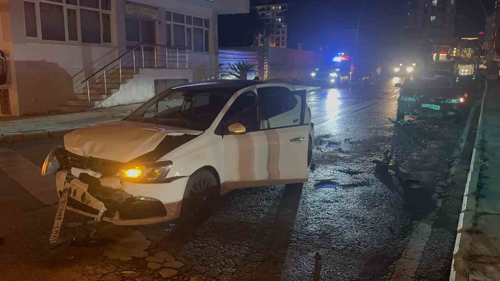 elazigda zincirleme trafik kazasi 3 yarali 0 avGu5giB