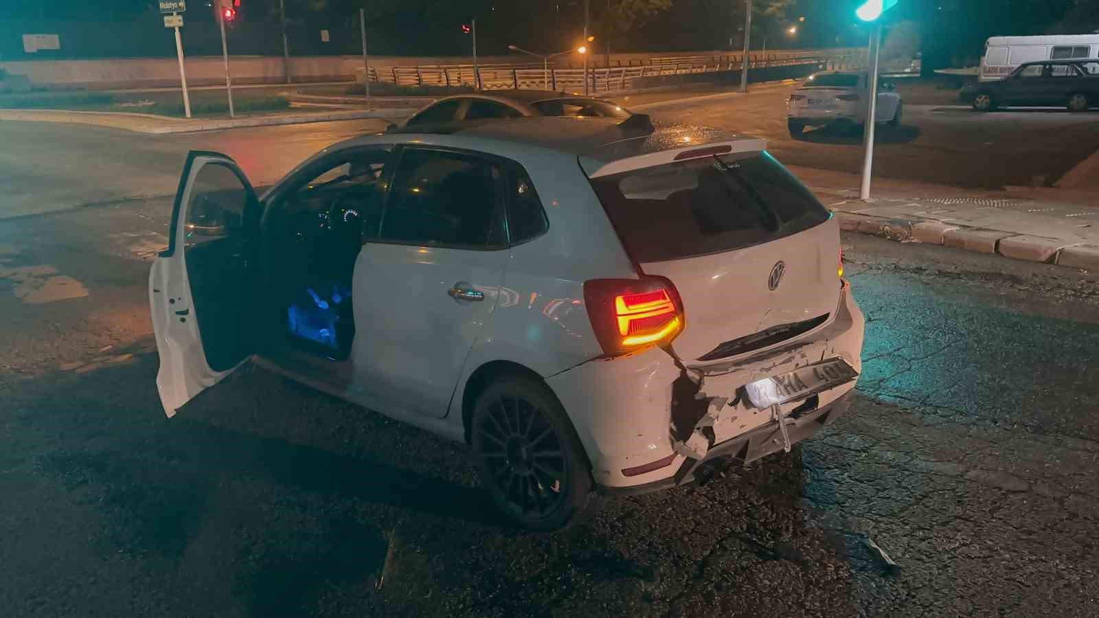 elazigda zincirleme trafik kazasi 3 yarali 3 IvnwqIJb