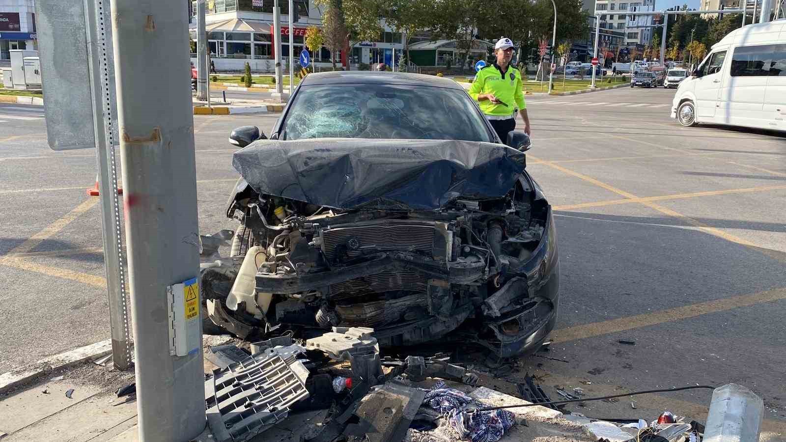 elazigda zincirleme trafik kazasi 4 yarali 0 wr1cNqZM