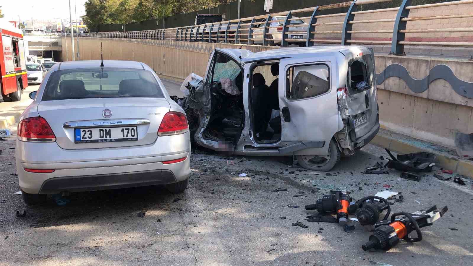 elazigda zincirleme trafik kazasi 5 yarali 5 rRWfB5Dw