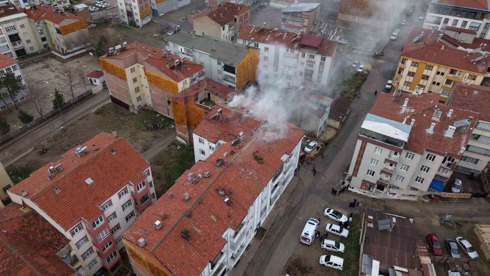 elazigdaki korkutan yangin kontrol altina alindi 2 tJvFtbZw