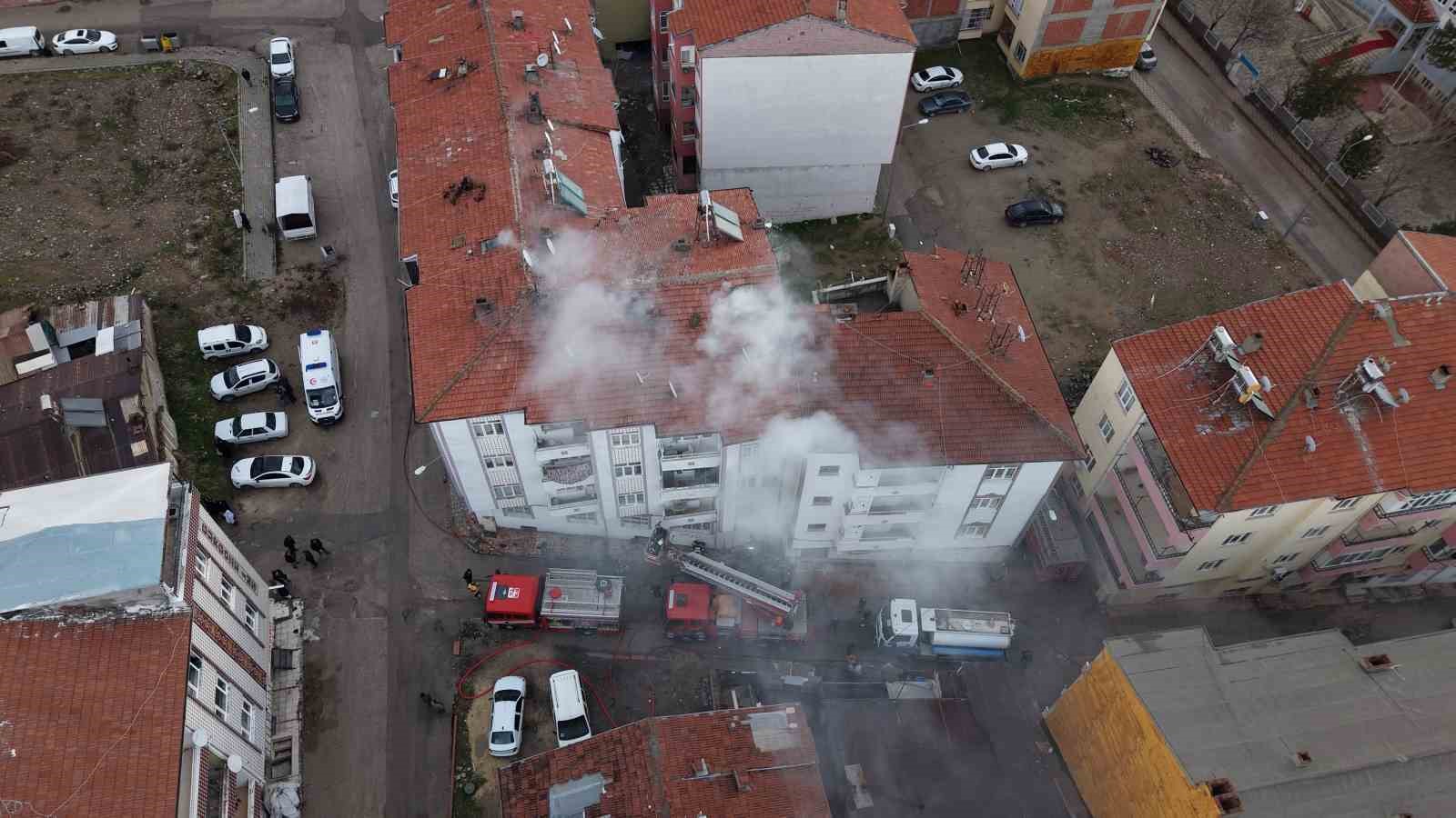 elazigdaki korkutan yangin kontrol altina alindi 5 fhVgcfLD