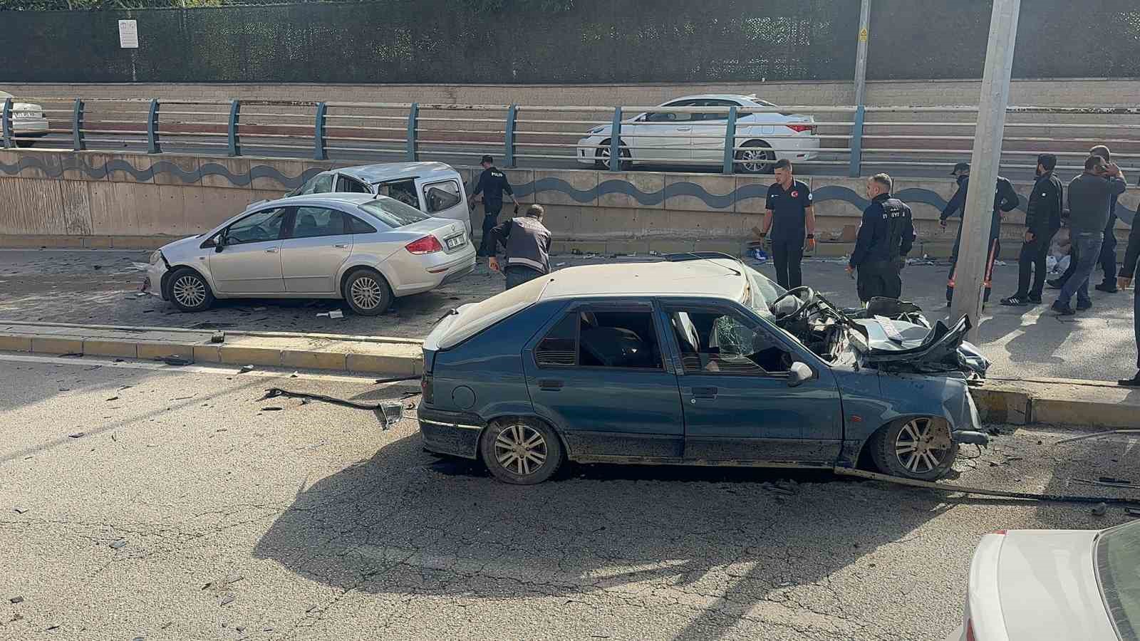 elazigdaki zincirleme trafik kazasi 1 olu 4 yarali 2 YzpYnb1i