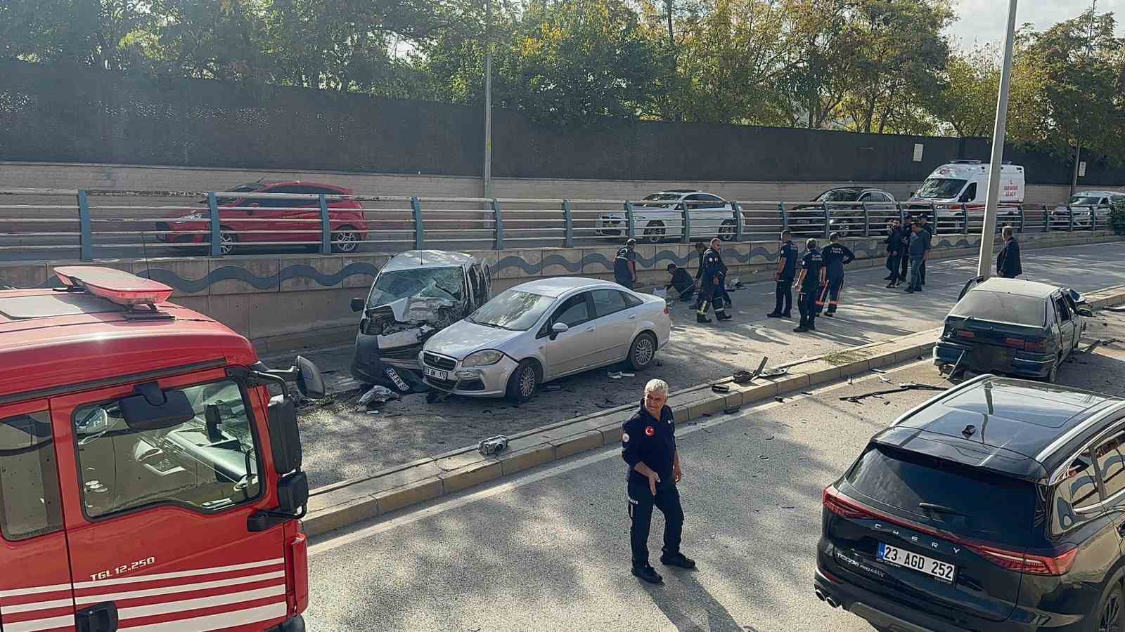 elazigdaki zincirleme trafik kazasi 1 olu 4 yarali 3 Ai5d4cRF
