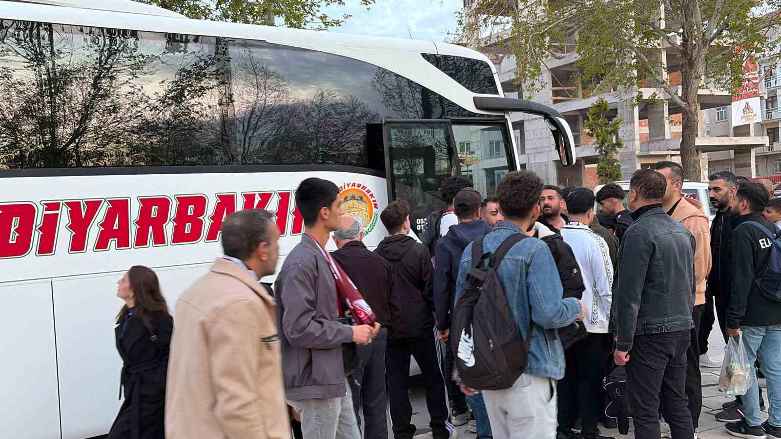 elazigdan yuzlerce otobus bursaya gitti 0 gTsl7qUk