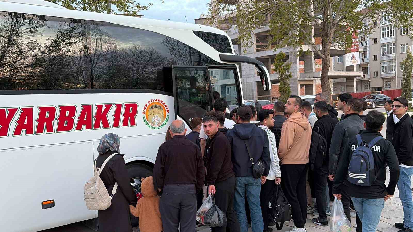 elazigdan yuzlerce otobus bursaya gitti 2 2bdOlEpA