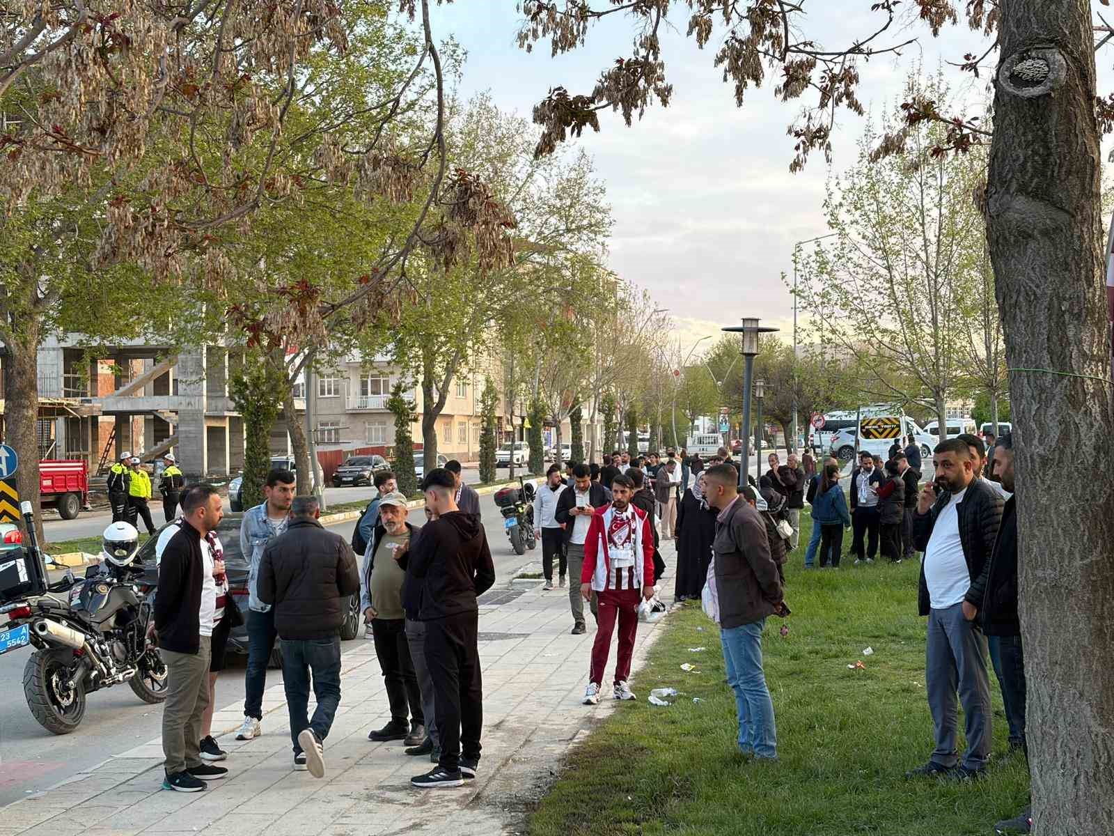 elazigdan yuzlerce otobus bursaya gitti 3 W99qnbur