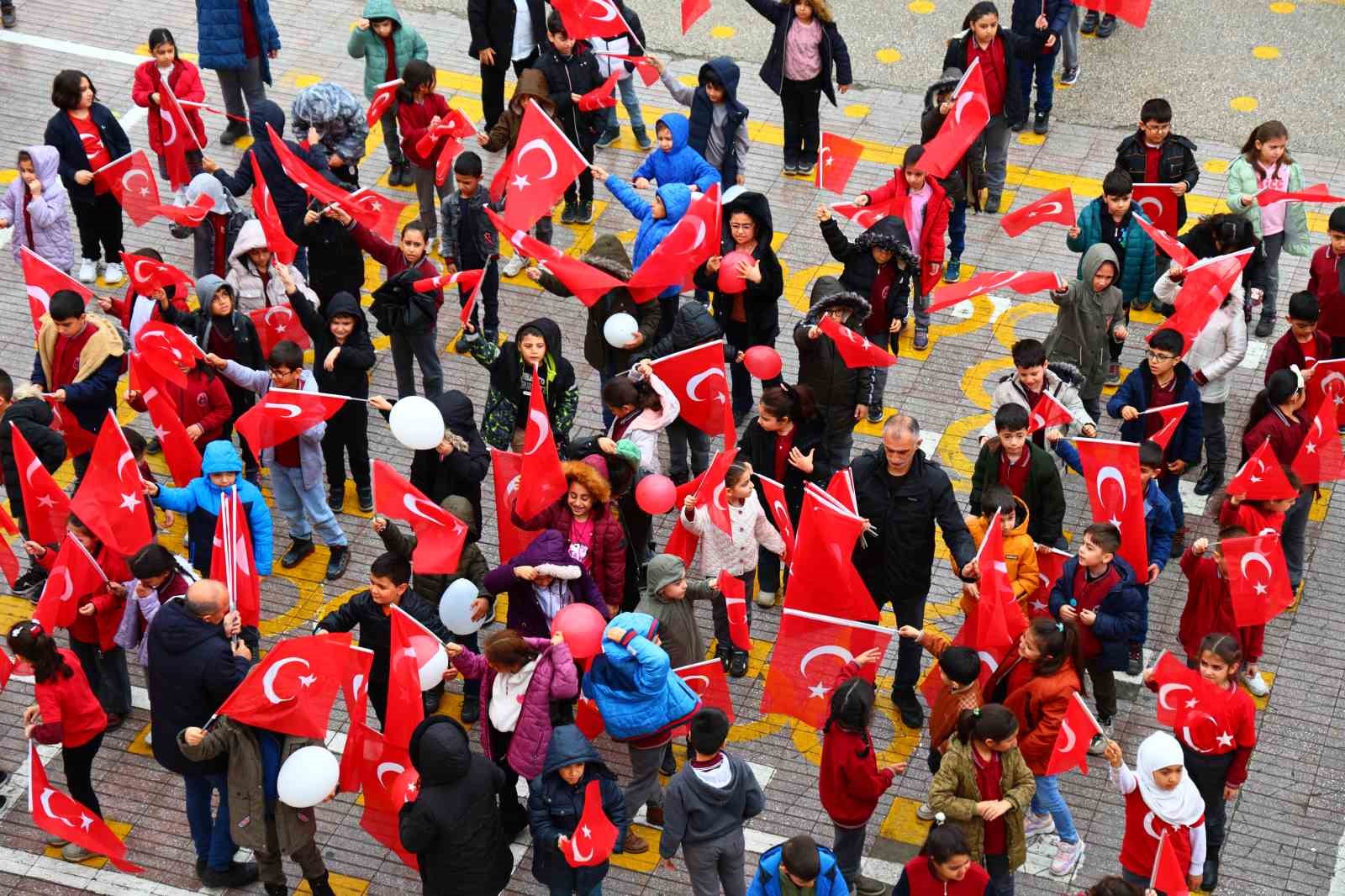 Elazığlı minikler milli takımın başarısını coşkuyla kutladı 11 elazigli minikler milli takimin basarisini coskuyla kutladi 7
