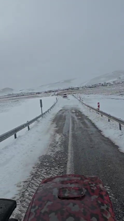 Elbistan-Darende kara yolu ulaşıma kapandı 6 elbistan darende kara yolu ulasima kapandi 2 SiVscTas