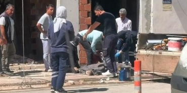 elektrik-akimina-kapilip-insaattan-duserek-oldu-E3XnkxV2.jpg