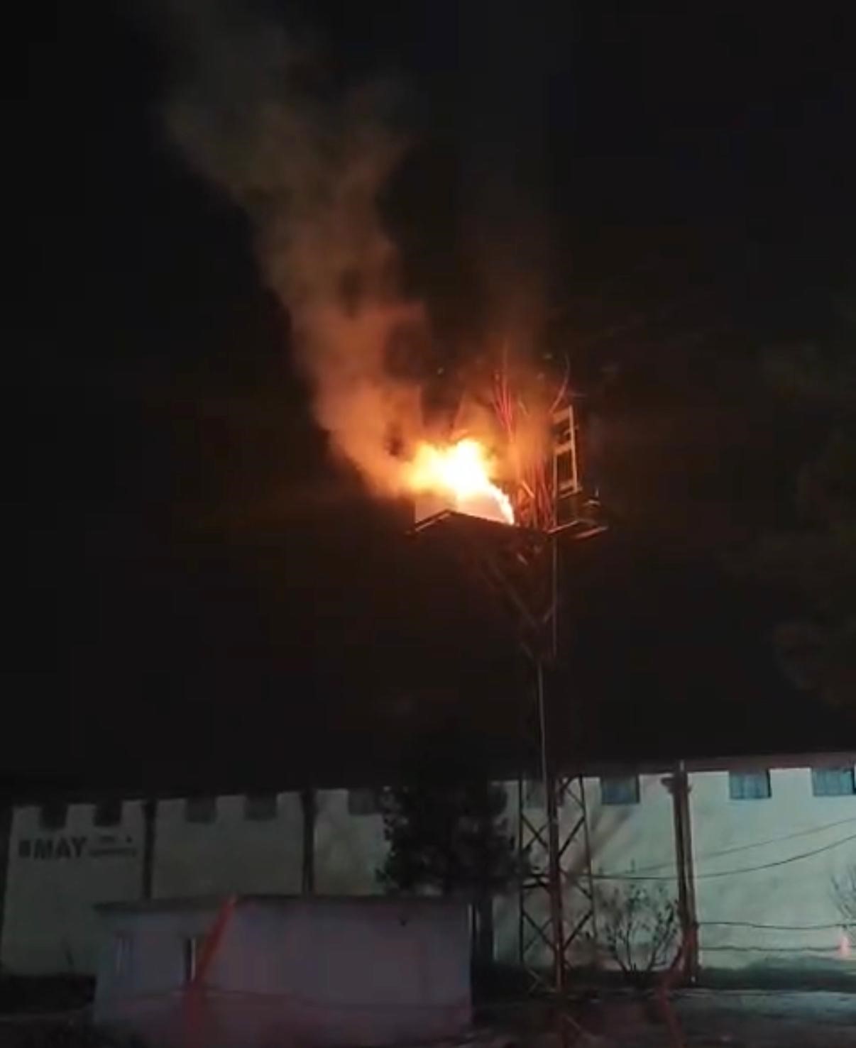 elektrik diregindeki pano alev alev yandi 0 DH8fZNp8