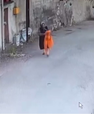 elektrik-diregindeki-yatak-ortusunu-alip-gitti-JqhJB6vh.jpg