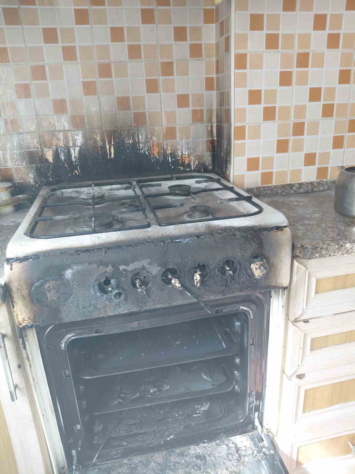 elektrik prizinden cikan yangin korkuttu 0 WwTSfShl