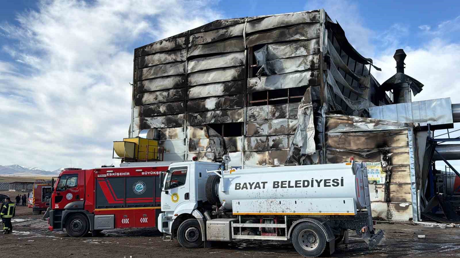 elektrik uretim tesisinde cikan yangin kontrol altina alindi 2 umEKUq9h