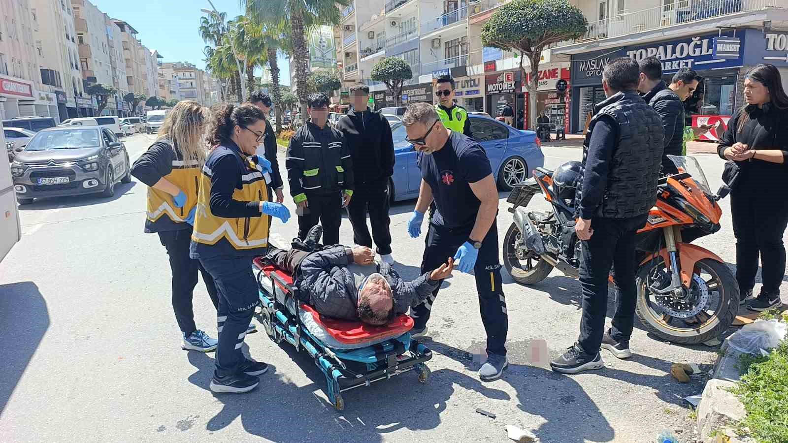 elektrikli bisiklet ile motosikletin carpisma ani kamerada 3 yarali 0 sqmH4KMn