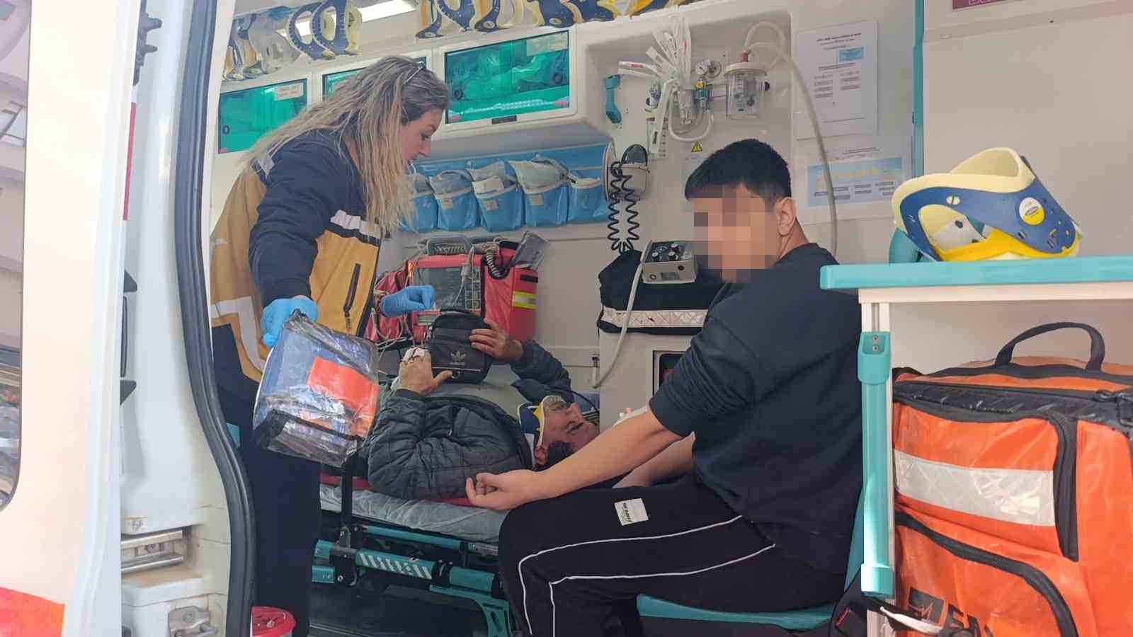 elektrikli bisiklet ile motosikletin carpisma ani kamerada 3 yarali 1 6nOC3r5y