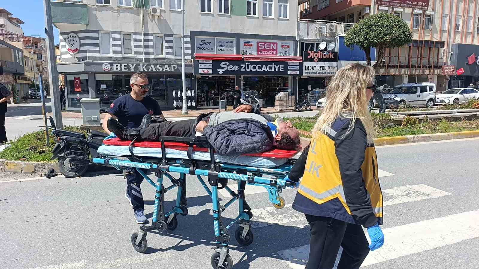 elektrikli bisiklet ile motosikletin carpisma ani kamerada 3 yarali 7 VJC4IjLG