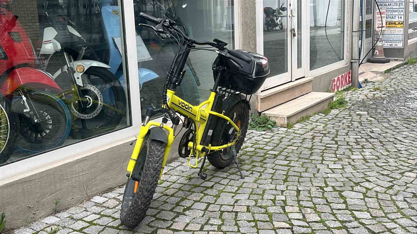 elektrikli bisikletten dusen surucu yaralandi 1 p93DViDX