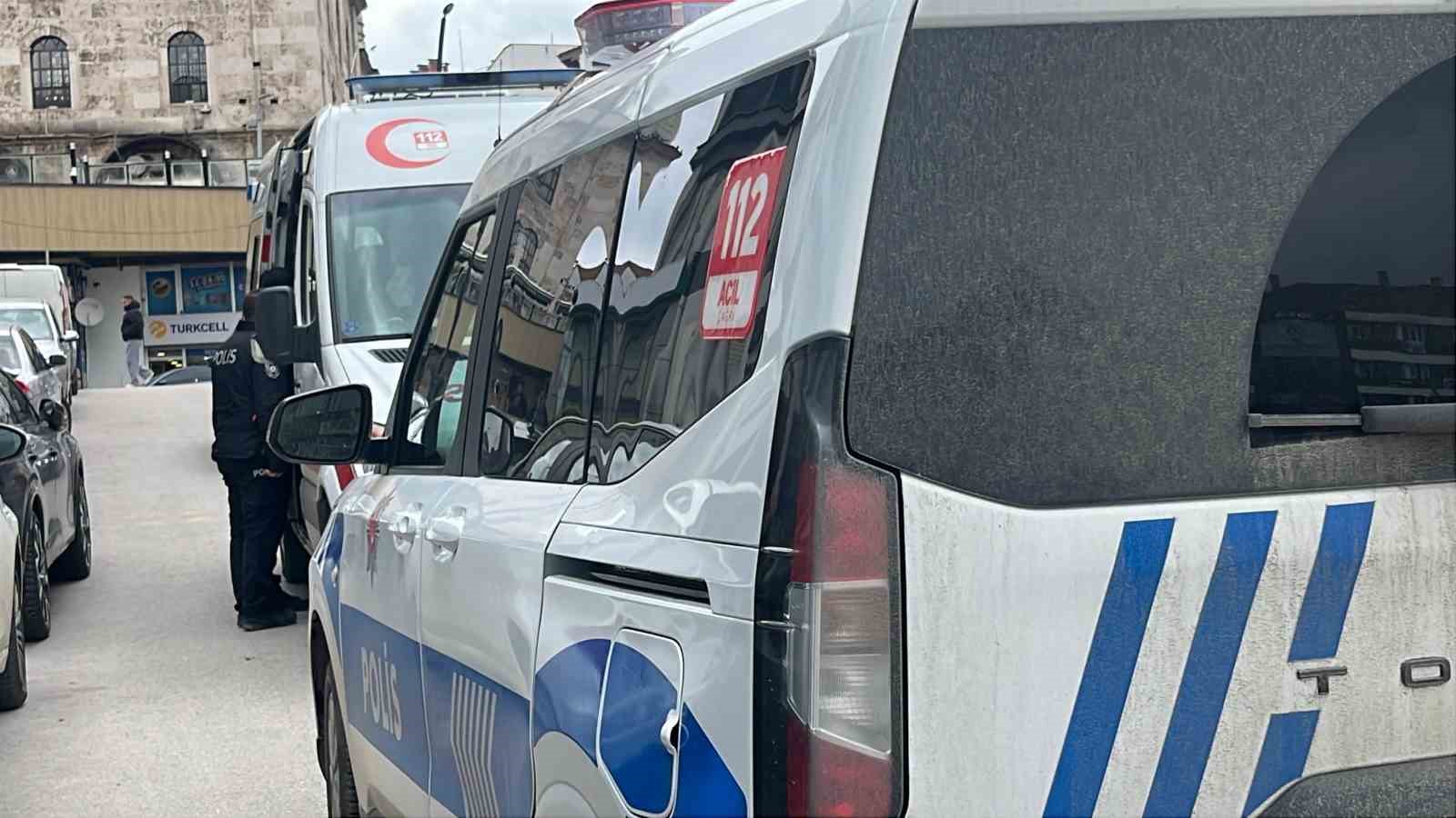 elektrikli bisikletten dusen surucu yaralandi 3 2TWl5bbr
