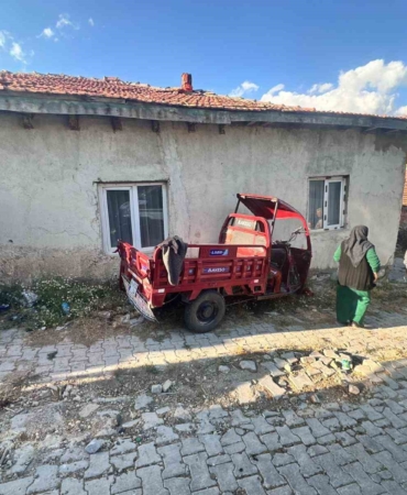 elektrikli-motosiklet-duvara-carpti-6-yarali-KWTDb5Fc.jpg