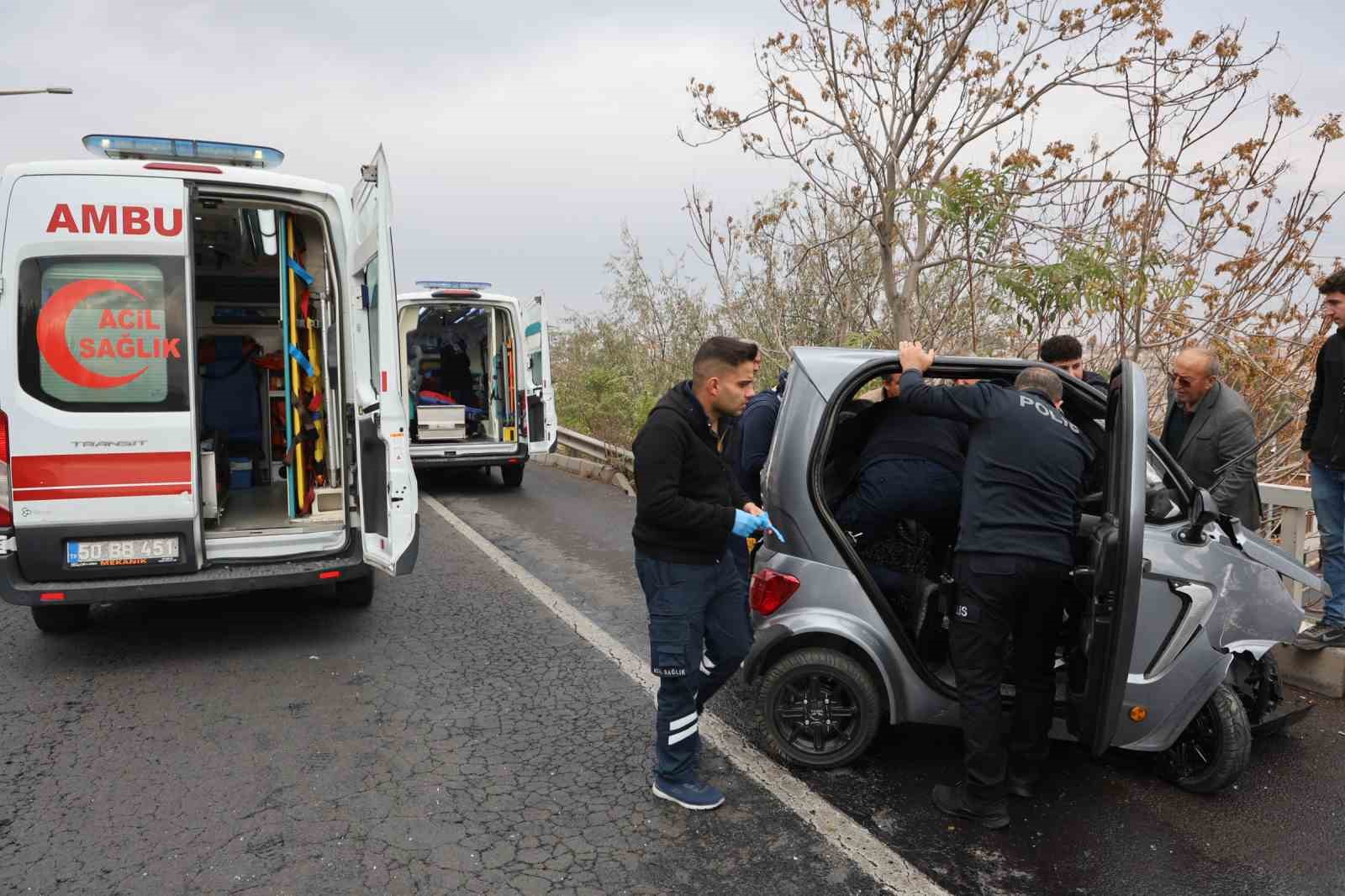 elektrikli otomobile carpti savunmasi pes dedirtti kucuk oldugu icin captim buyuk olsa carpmazdim 1 vziwTA1t
